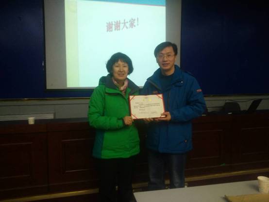 颁发聘书霍.jpg